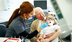 How to Become a Dental Assistant in California
